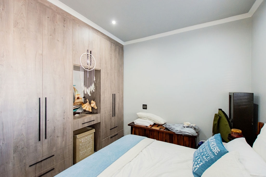 7 Bedroom Property for Sale in Myburgh Park Western Cape